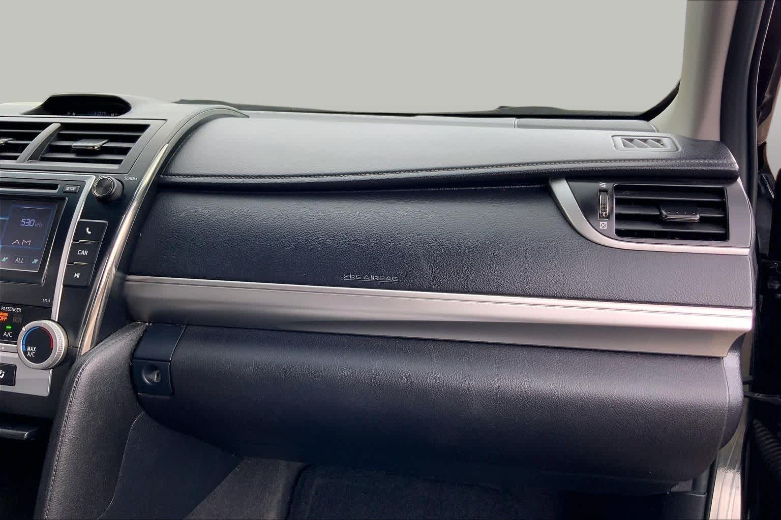 2012 Toyota Camry photo 18 of 34