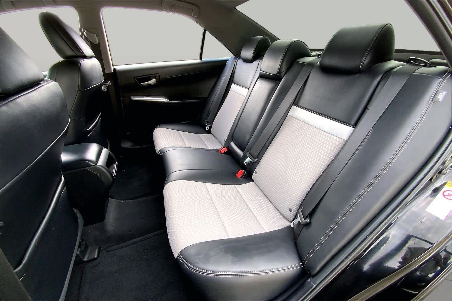 2012 Toyota Camry photo 20 of 34