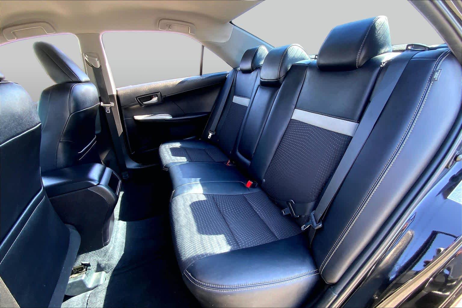 2014 Toyota Camry photo 19 of 35