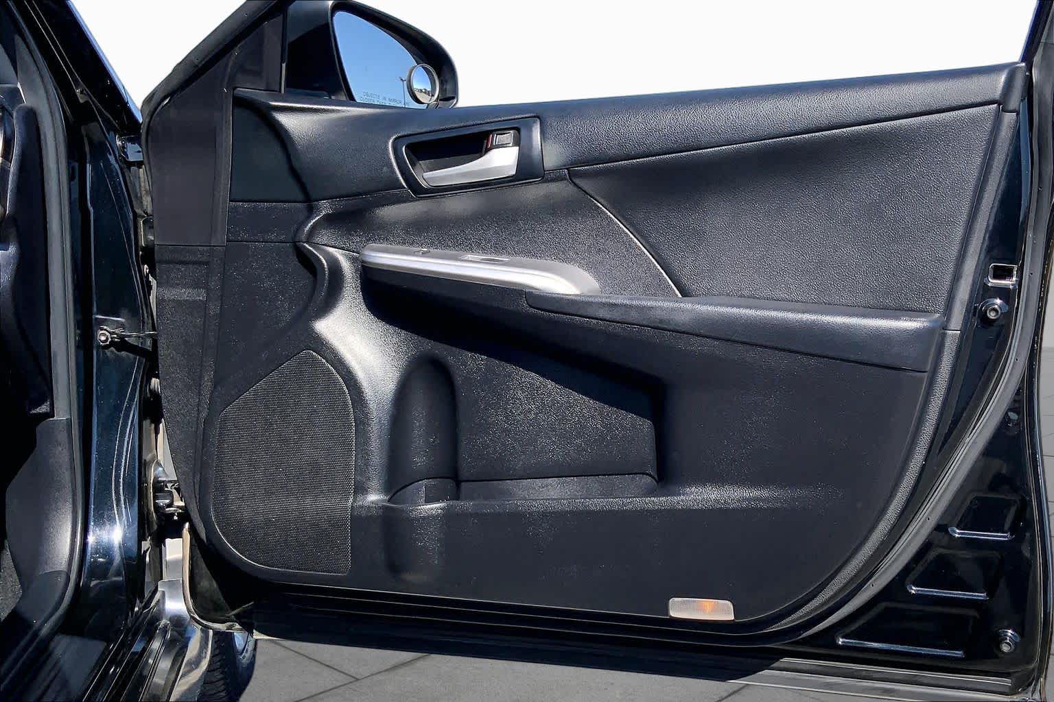 2014 Toyota Camry photo 21 of 35