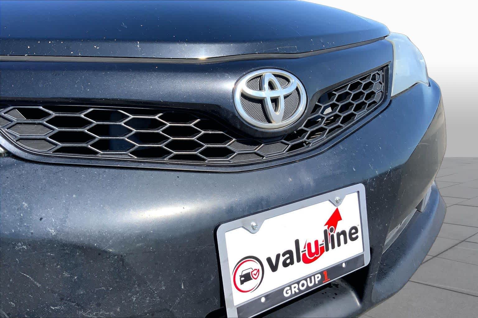 2014 Toyota Camry photo 28 of 35