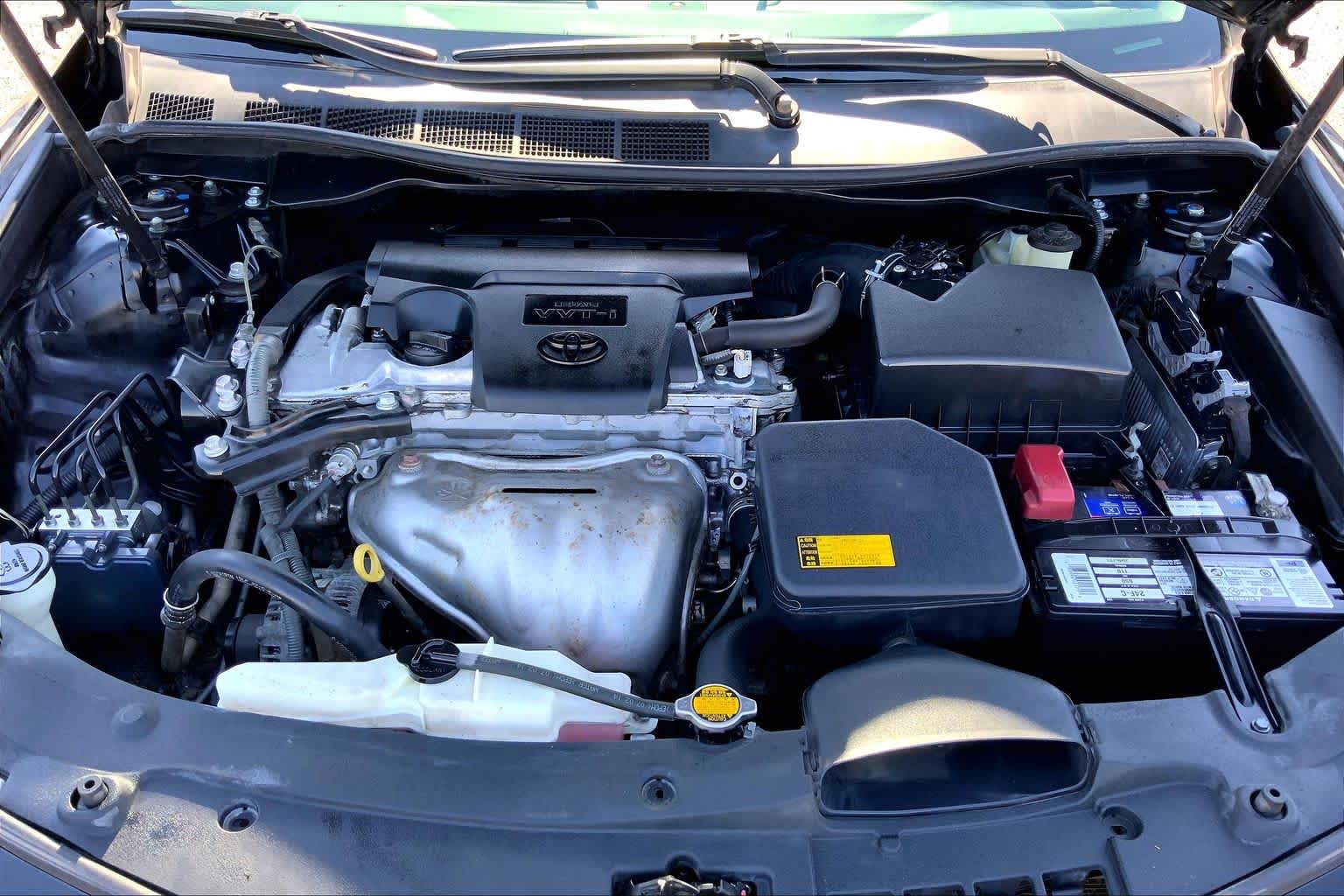 2014 Toyota Camry photo 30 of 35