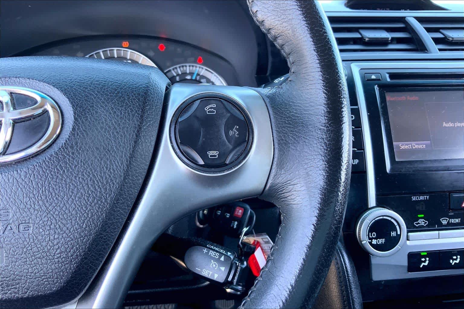 2014 Toyota Camry photo 23 of 35