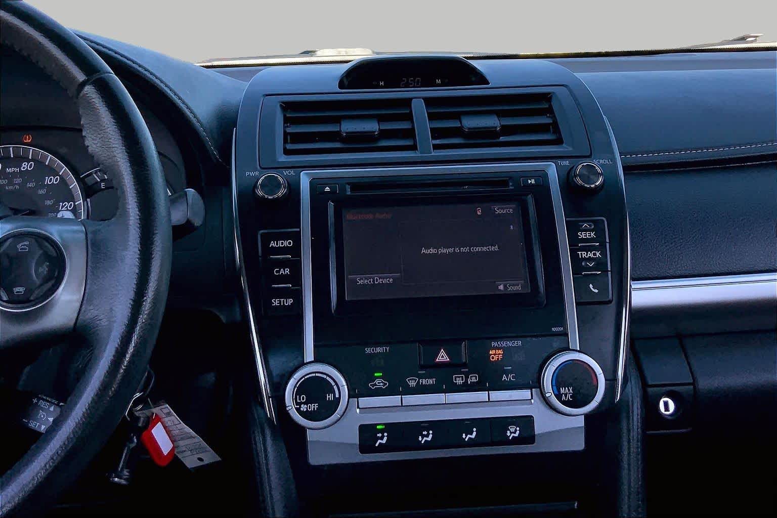 2014 Toyota Camry photo 6 of 35