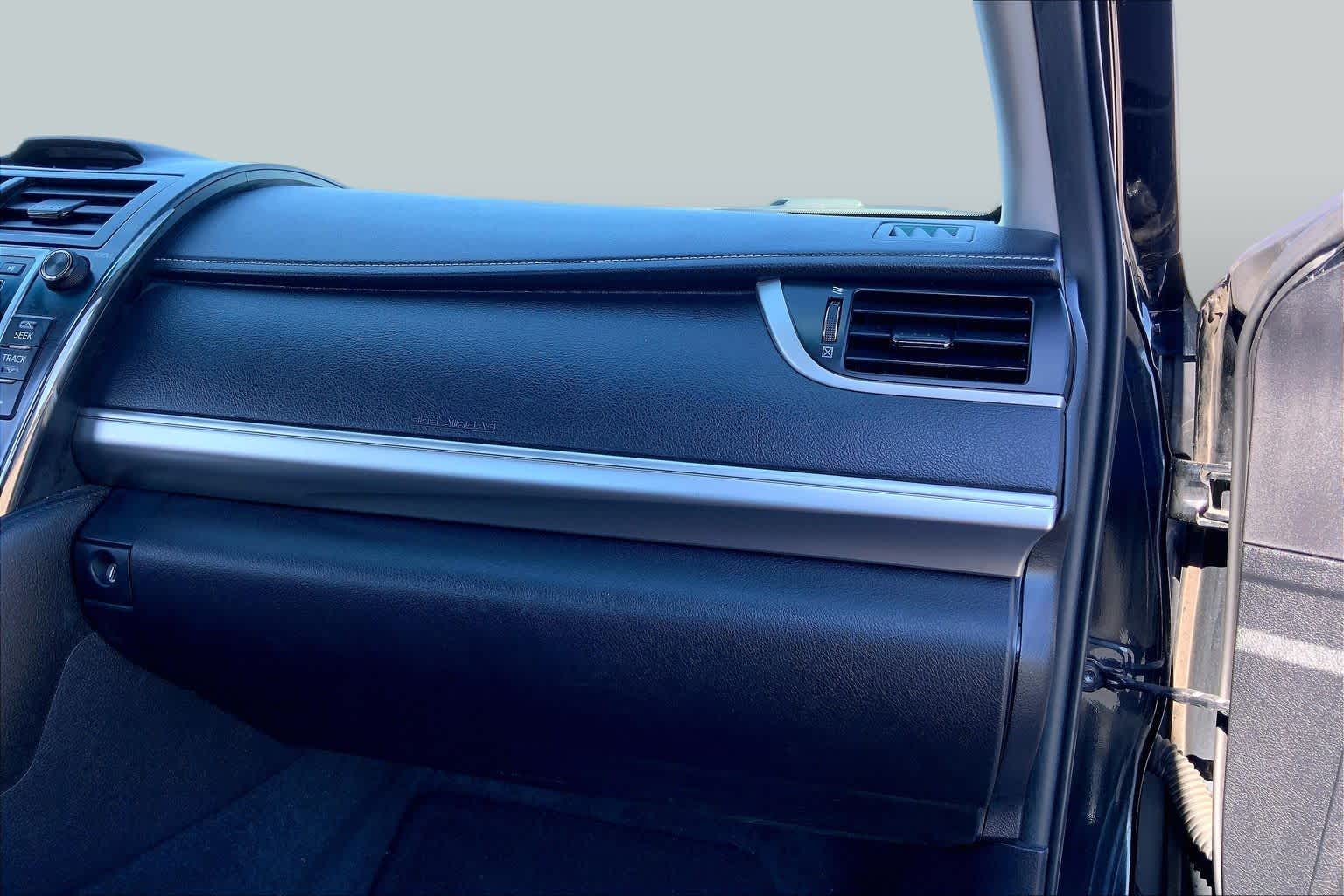 2014 Toyota Camry photo 17 of 35