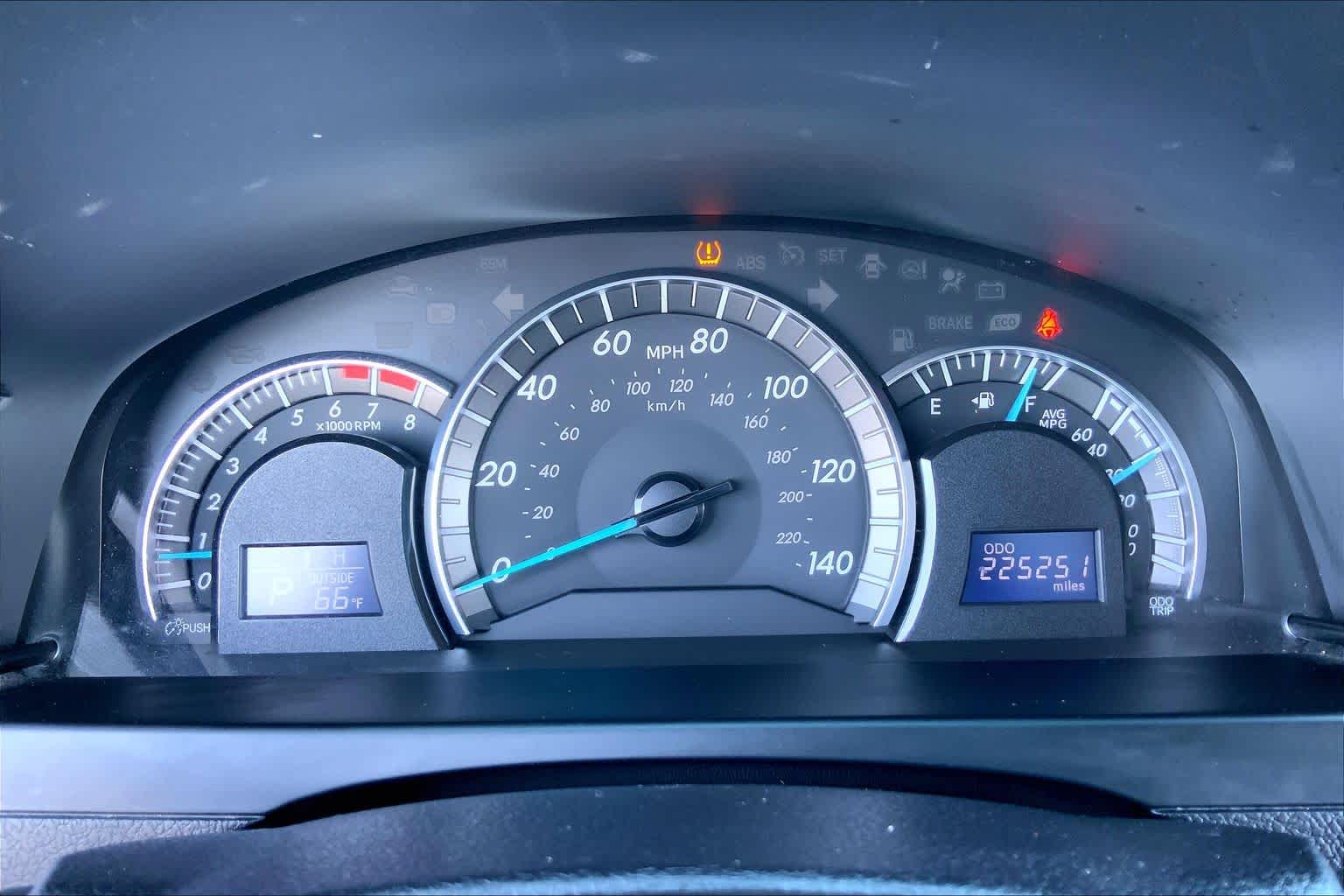 2014 Toyota Camry photo 24 of 35