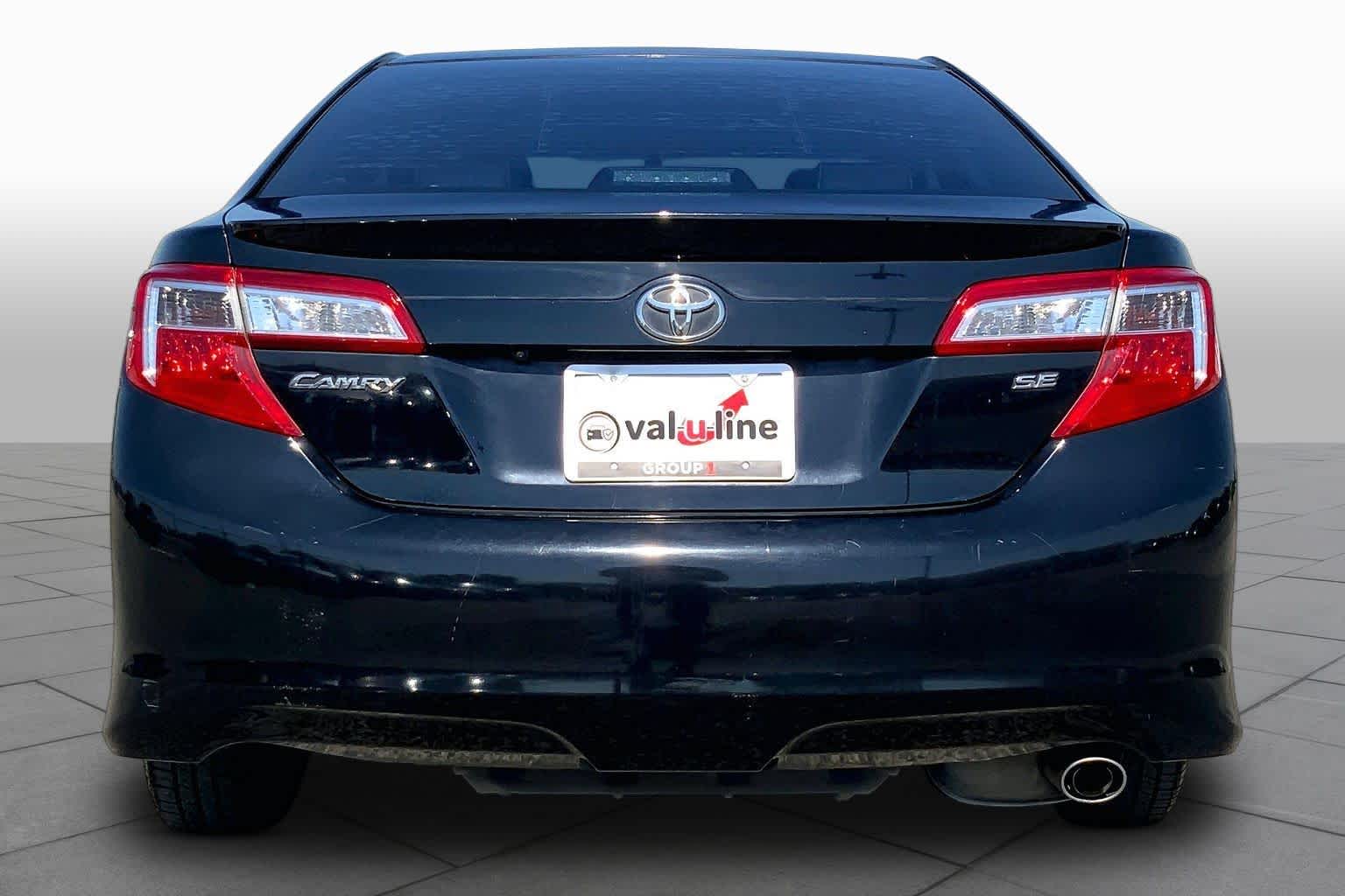 2014 Toyota Camry photo 4 of 35