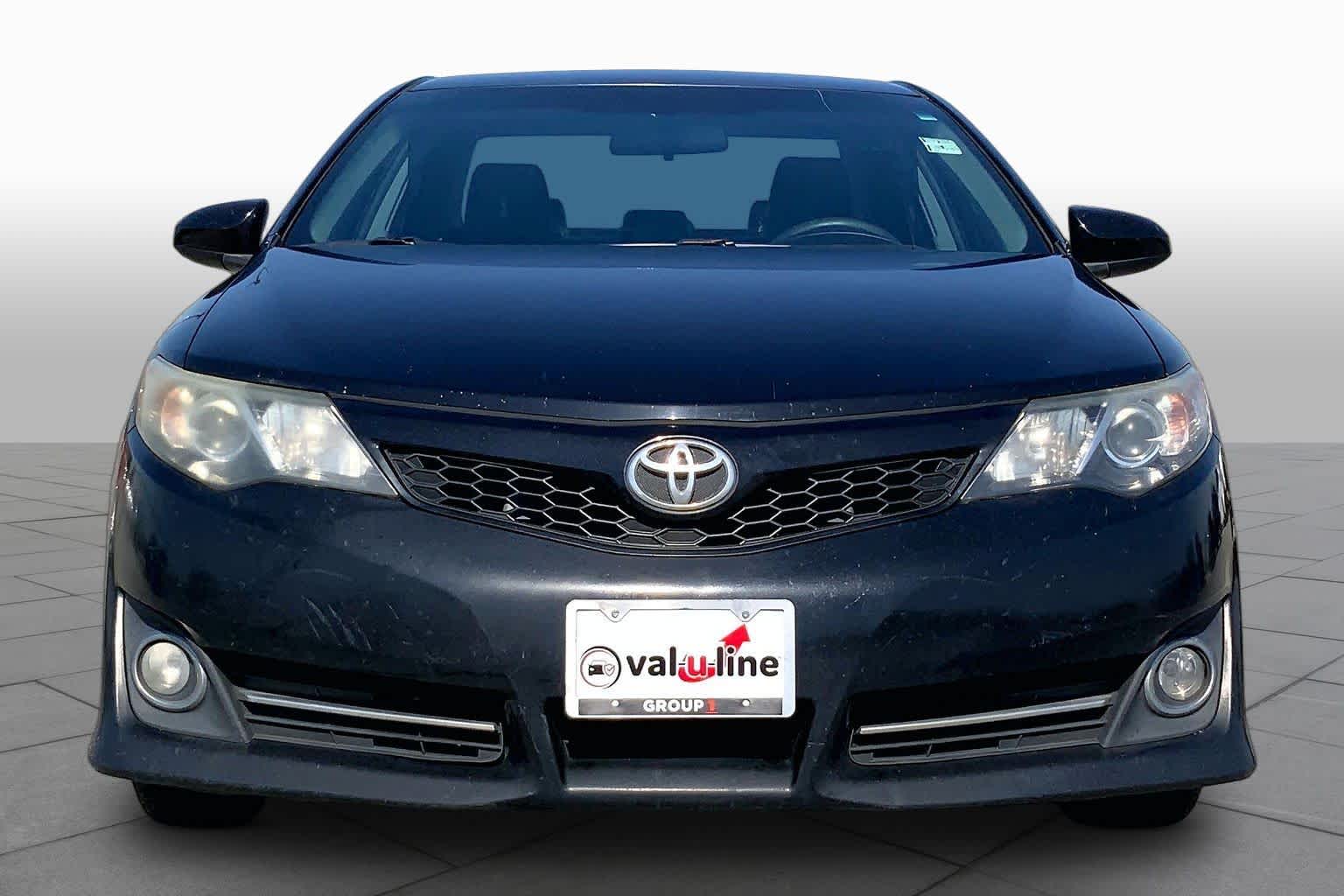 2014 Toyota Camry photo 3 of 35