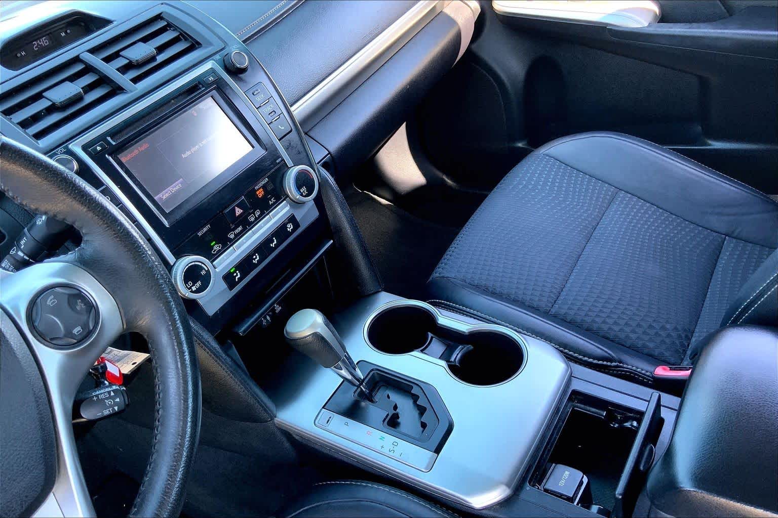 2014 Toyota Camry photo 15 of 35