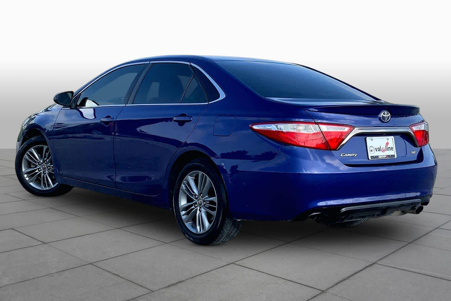 2015 Toyota Camry SE Blue Crush Metallic at Group 1 Toyota Southwest
