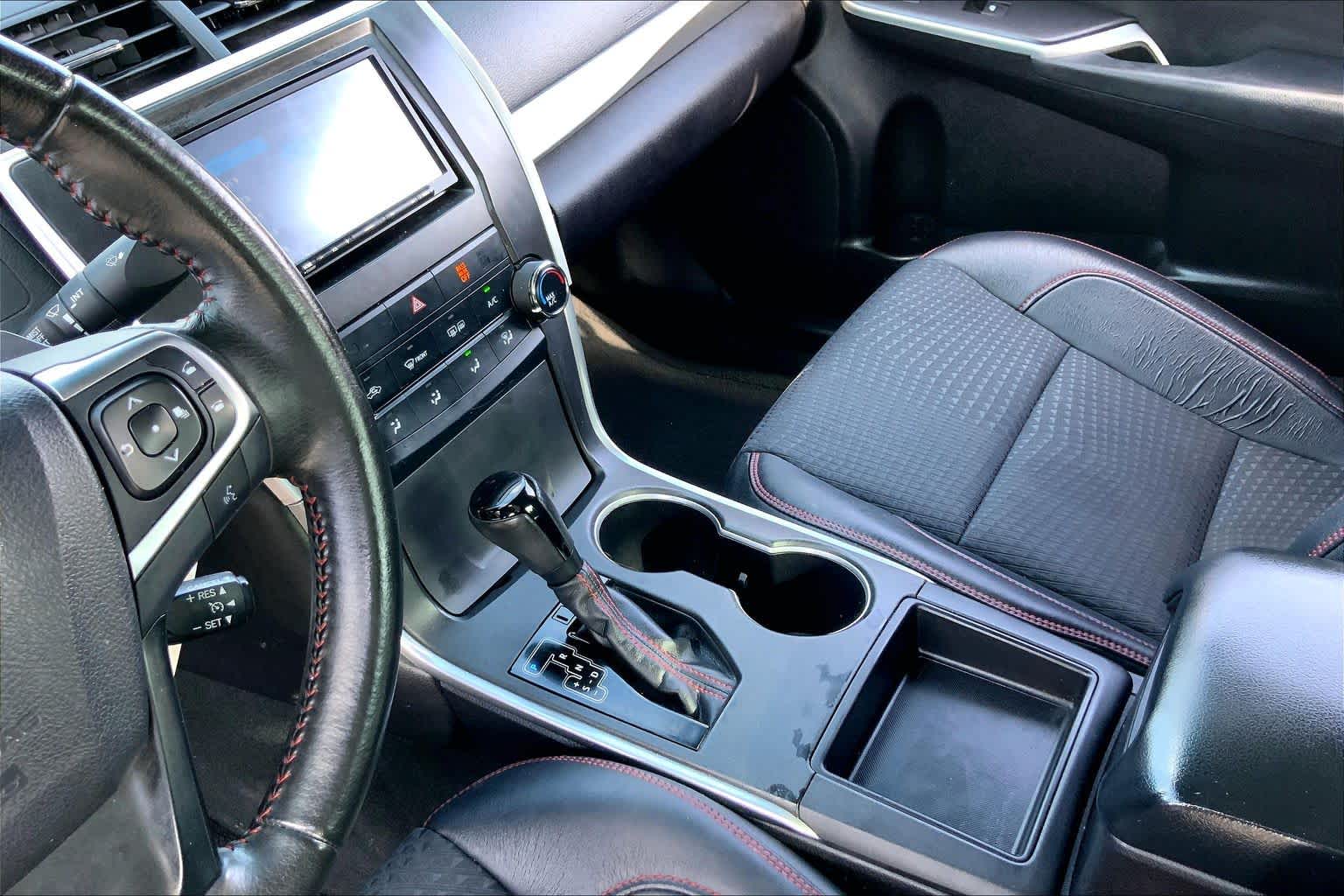 2015 Toyota Camry SE Blue Crush Metallic at Group 1 Toyota Southwest