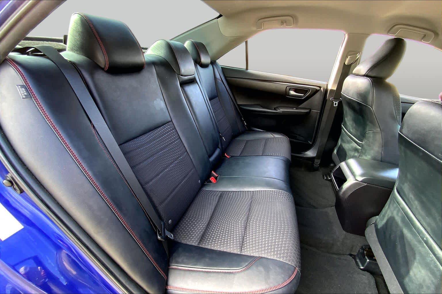 2015 Toyota Camry SE Blue Crush Metallic at Group 1 Toyota Southwest