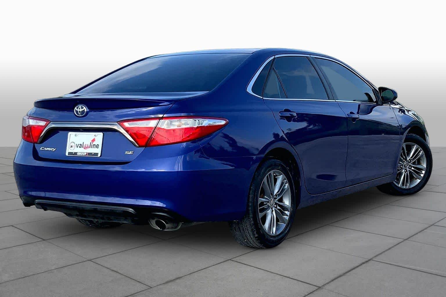 2015 Toyota Camry SE Blue Crush Metallic at Group 1 Toyota Southwest