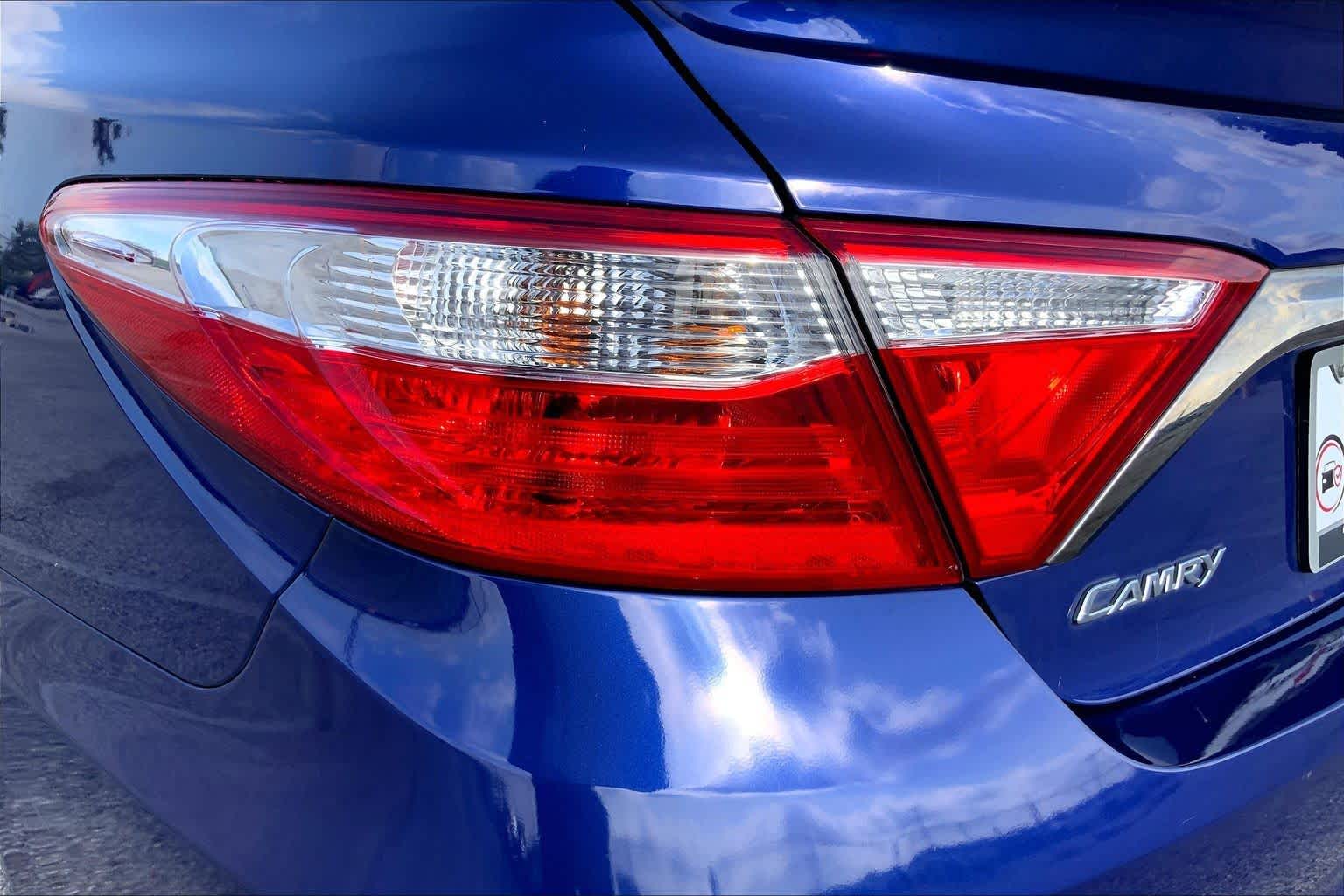 2015 Toyota Camry SE Blue Crush Metallic at Group 1 Toyota Southwest