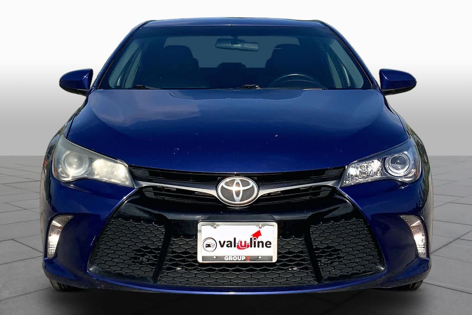 2015 Toyota Camry SE Blue Crush Metallic at Group 1 Toyota Southwest