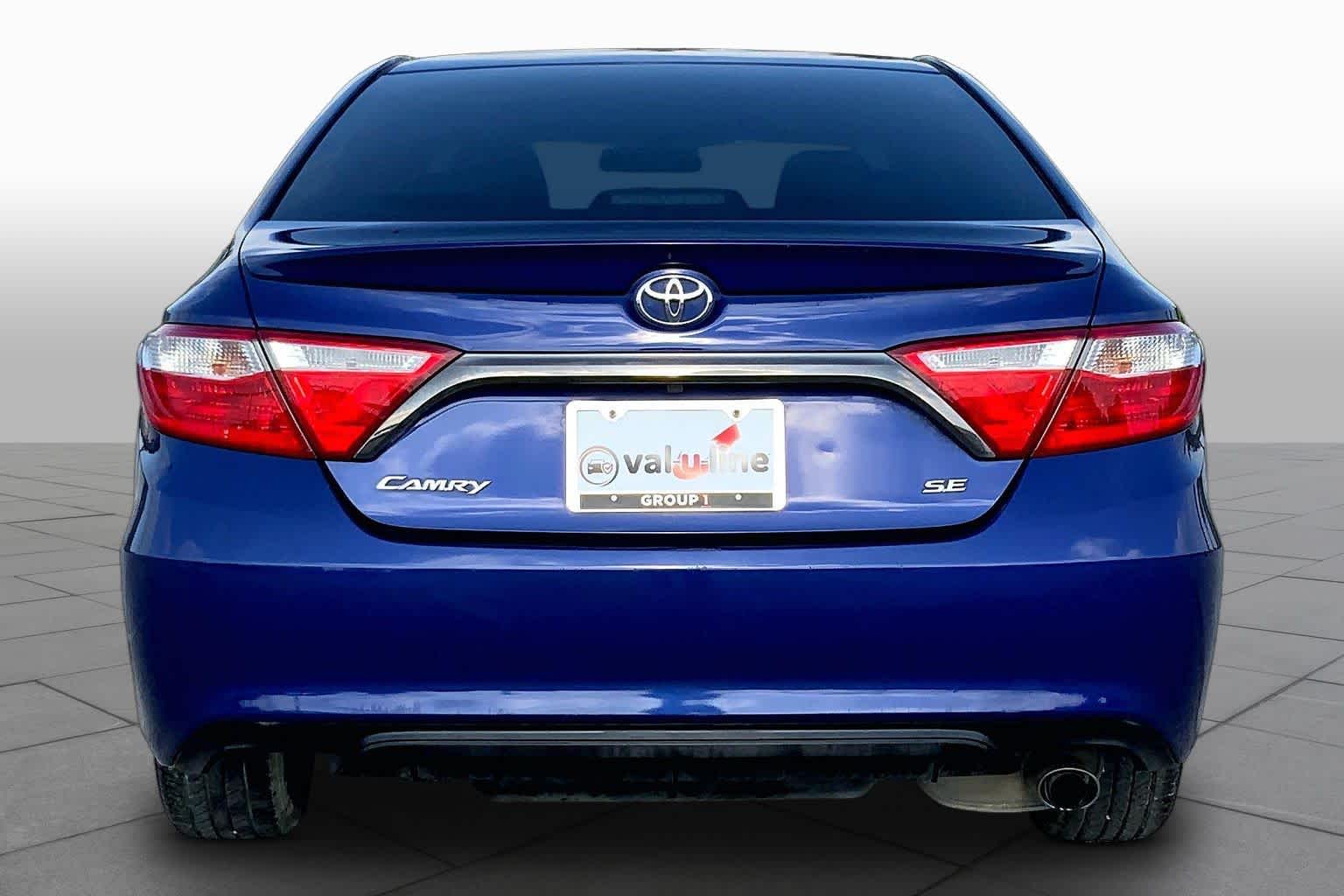 2015 Toyota Camry SE Blue Crush Metallic at Group 1 Toyota Southwest