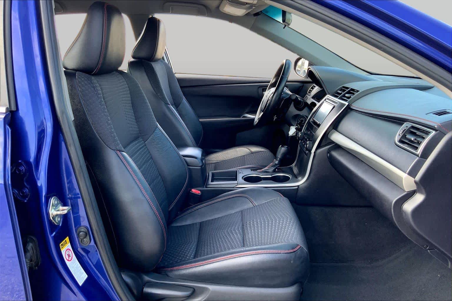 2015 Toyota Camry SE Blue Crush Metallic at Group 1 Toyota Southwest