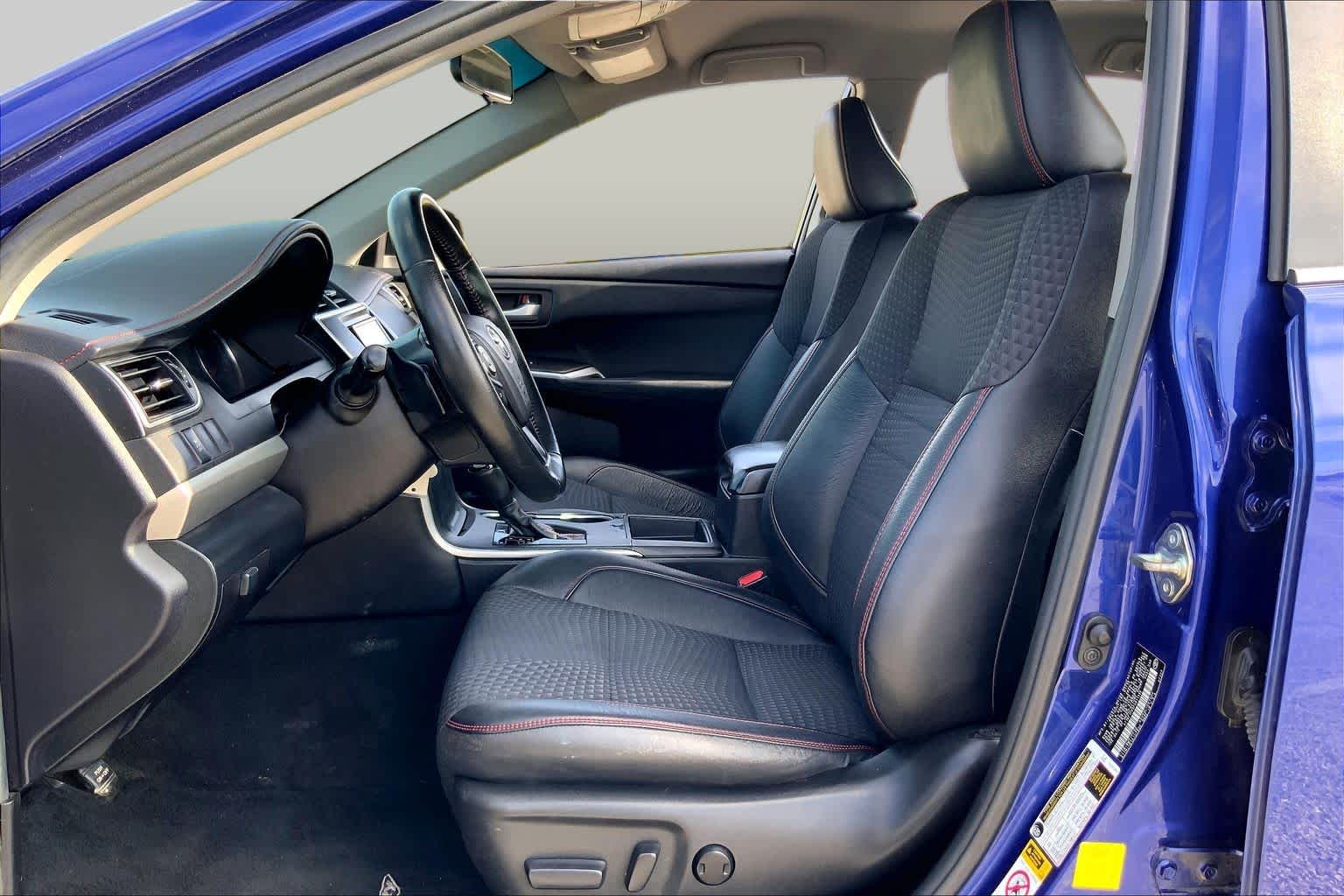 2015 Toyota Camry SE Blue Crush Metallic at Group 1 Toyota Southwest