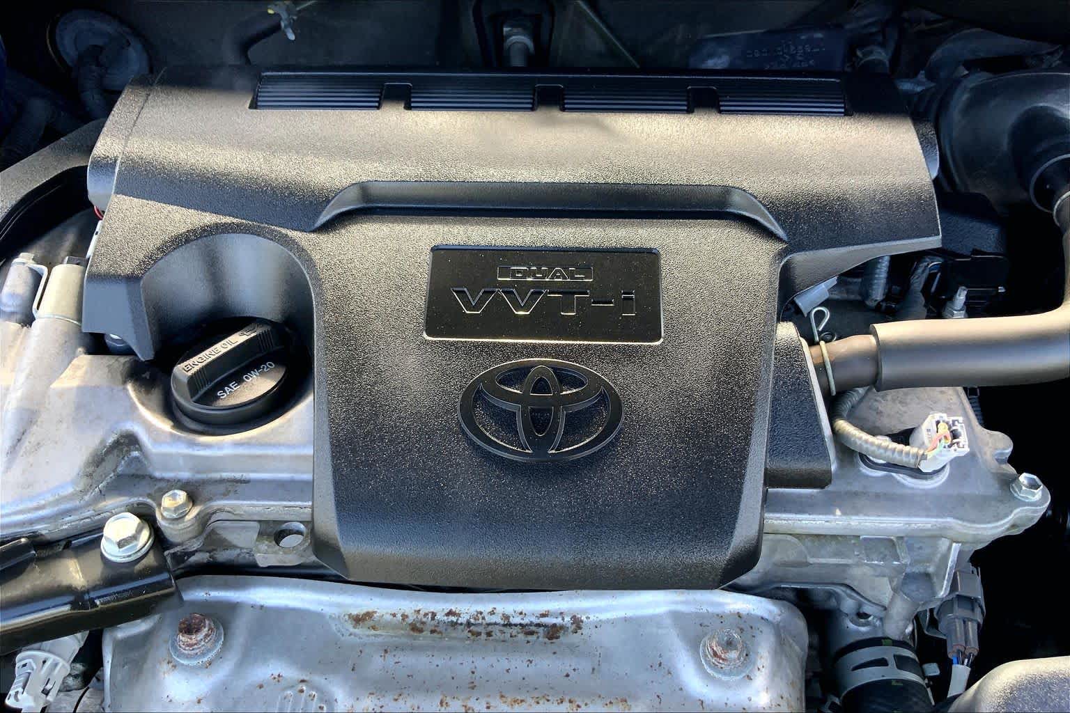 2015 Toyota Camry SE Blue Crush Metallic at Group 1 Toyota Southwest