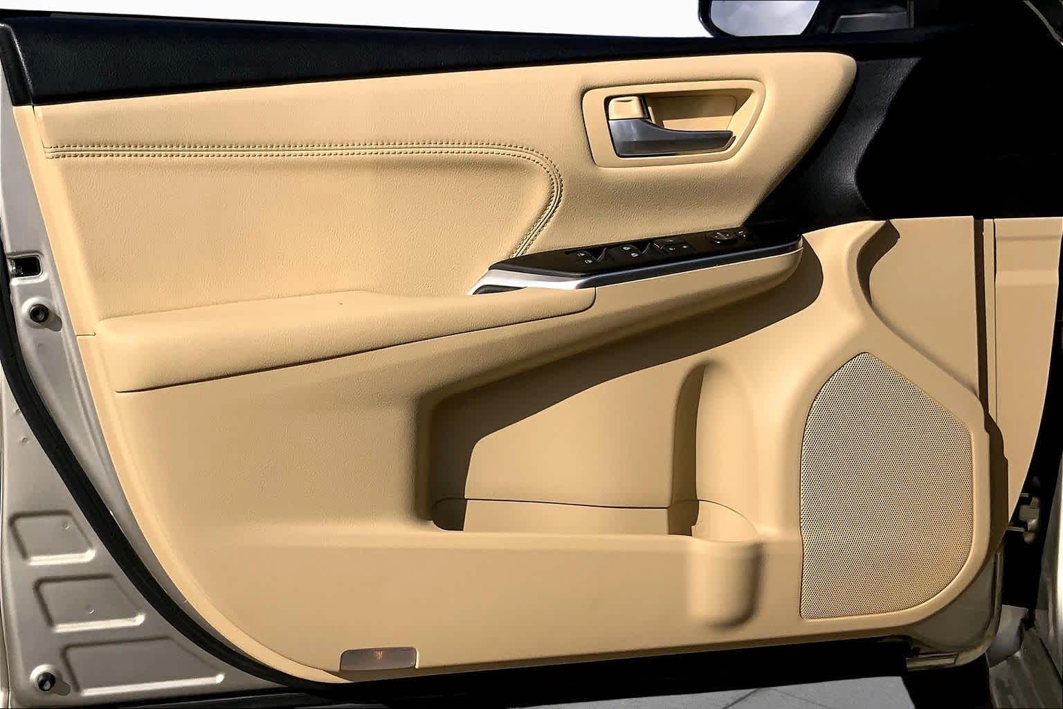 2017 Toyota Camry XLE Creme Brulee Mica at Group 1 Toyota Southwest