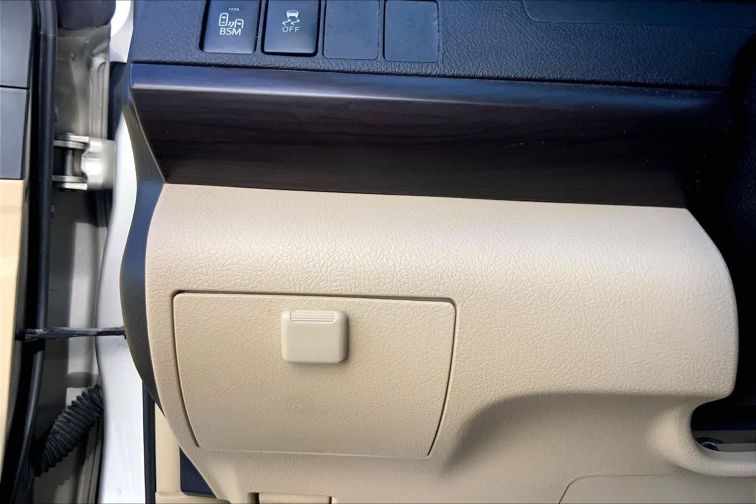 2017 Toyota Camry XLE Creme Brulee Mica at Group 1 Toyota Southwest