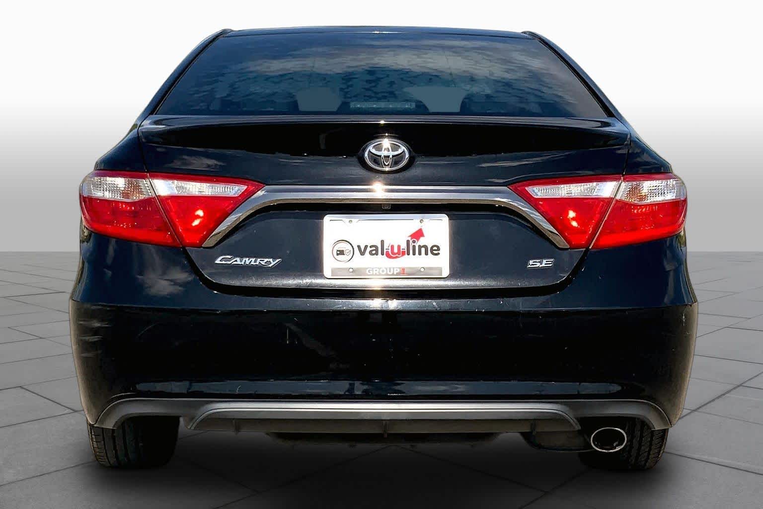 2017 Toyota Camry SE Midnight Black Metallic at Group 1 Toyota Southwest