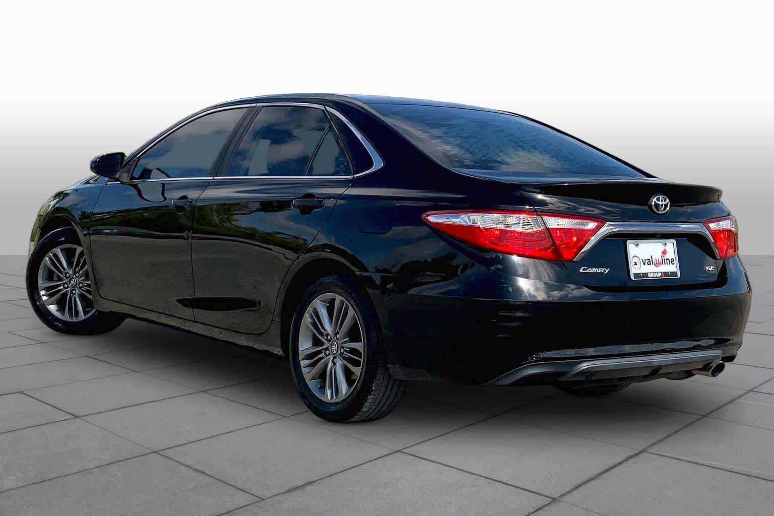 2017 Toyota Camry SE Midnight Black Metallic at Group 1 Toyota Southwest