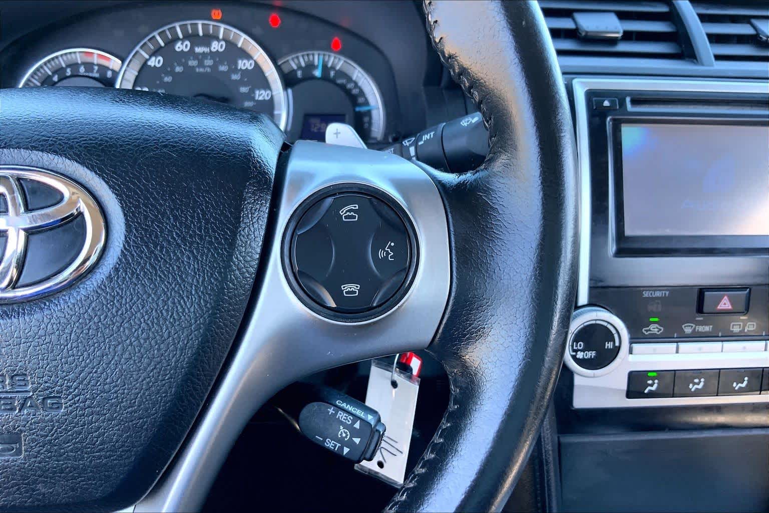 2013 Toyota Camry photo 24 of 35