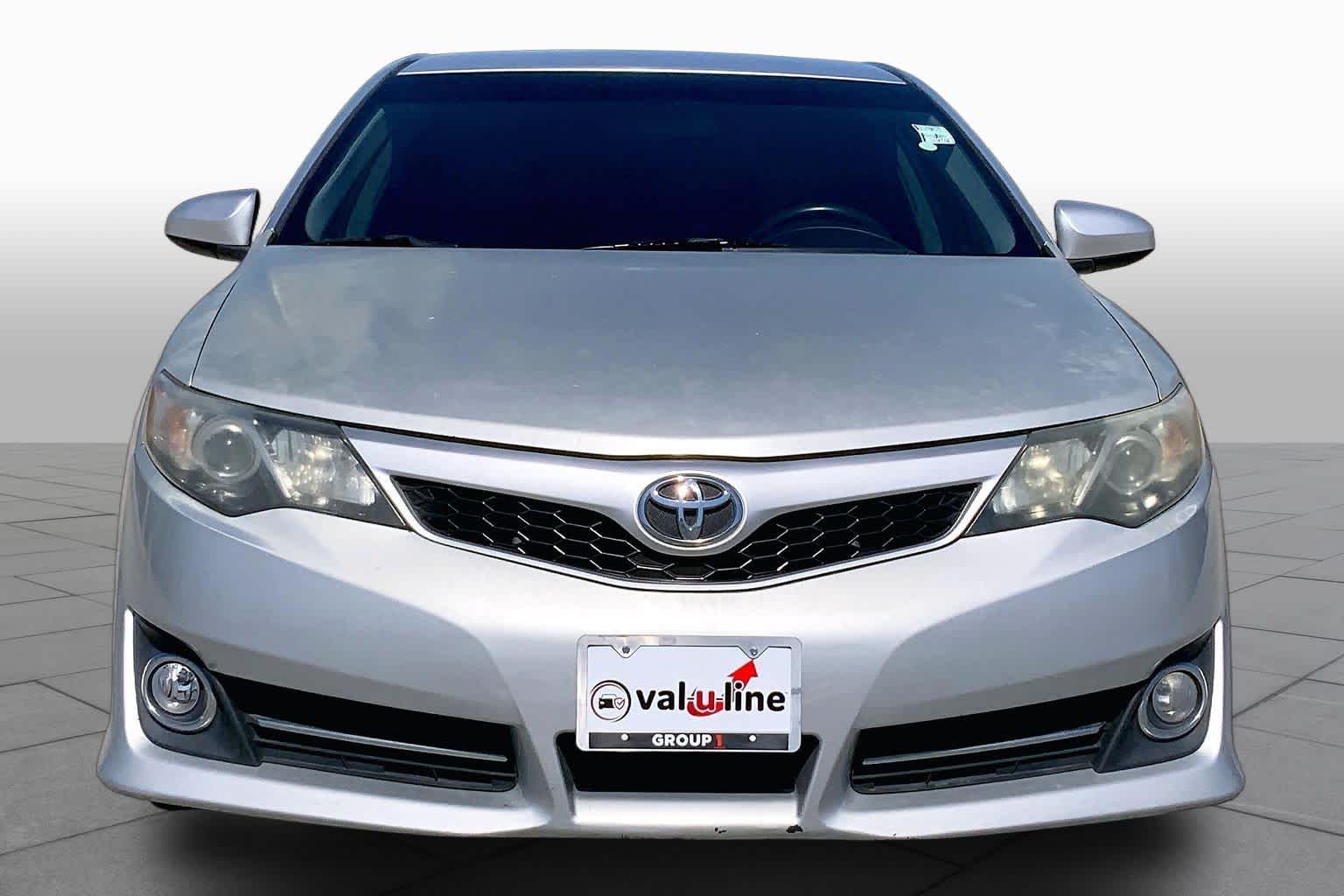 2013 Toyota Camry photo 4 of 35