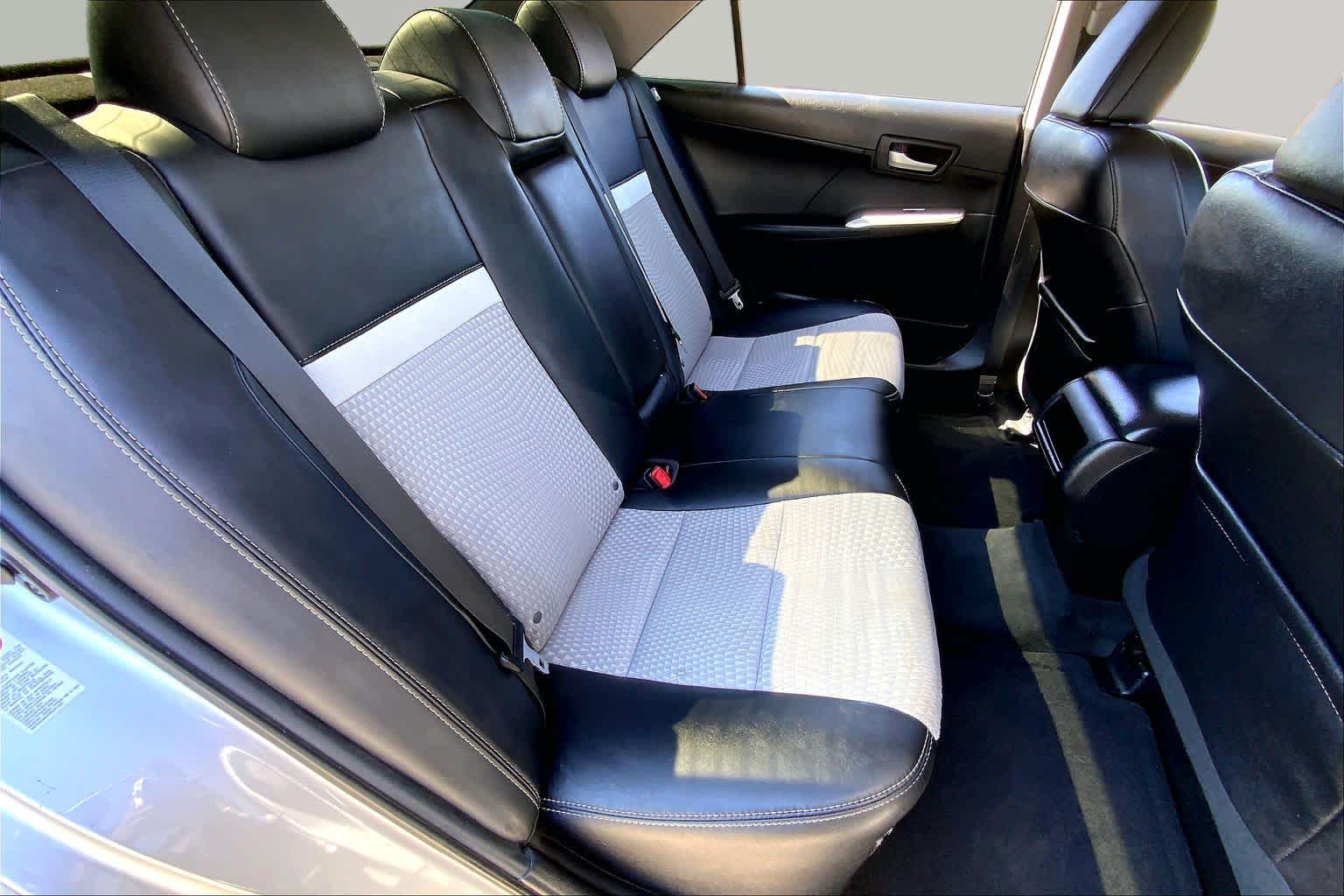 2013 Toyota Camry photo 19 of 35