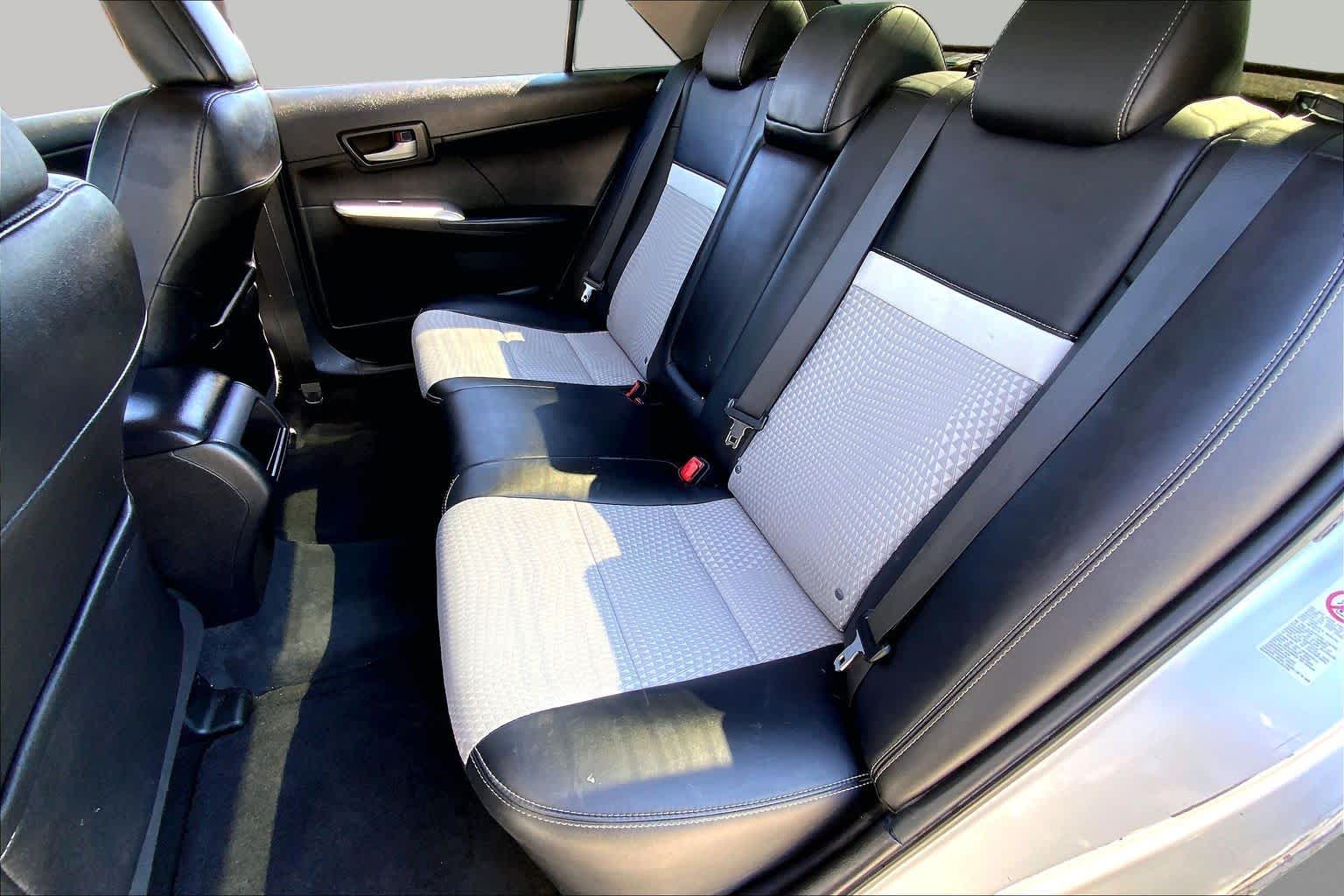 2013 Toyota Camry photo 20 of 35