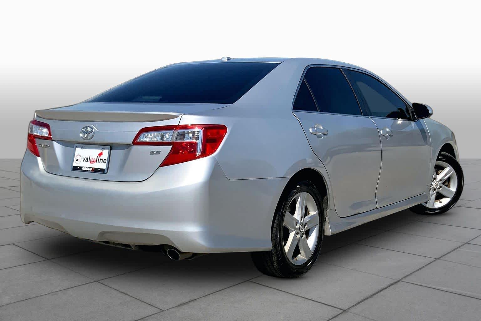 2013 Toyota Camry photo 13 of 35