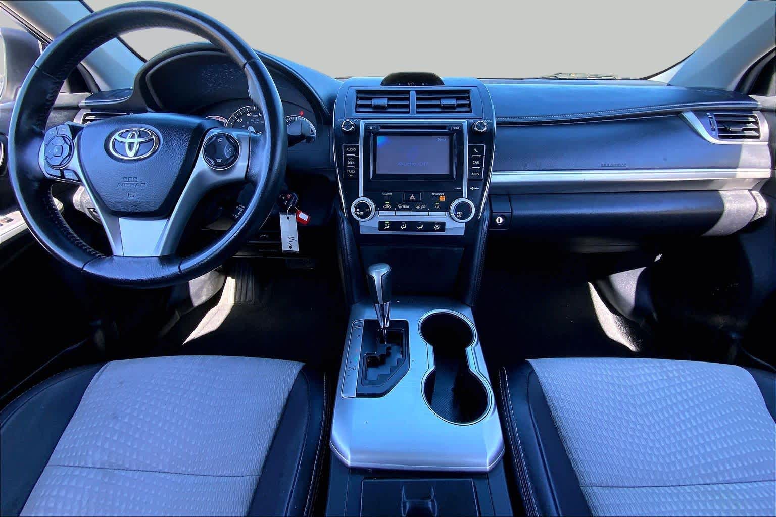 2013 Toyota Camry photo 15 of 35