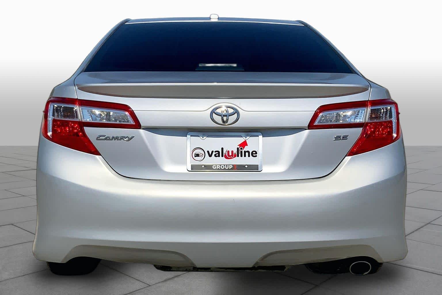 2013 Toyota Camry photo 5 of 35