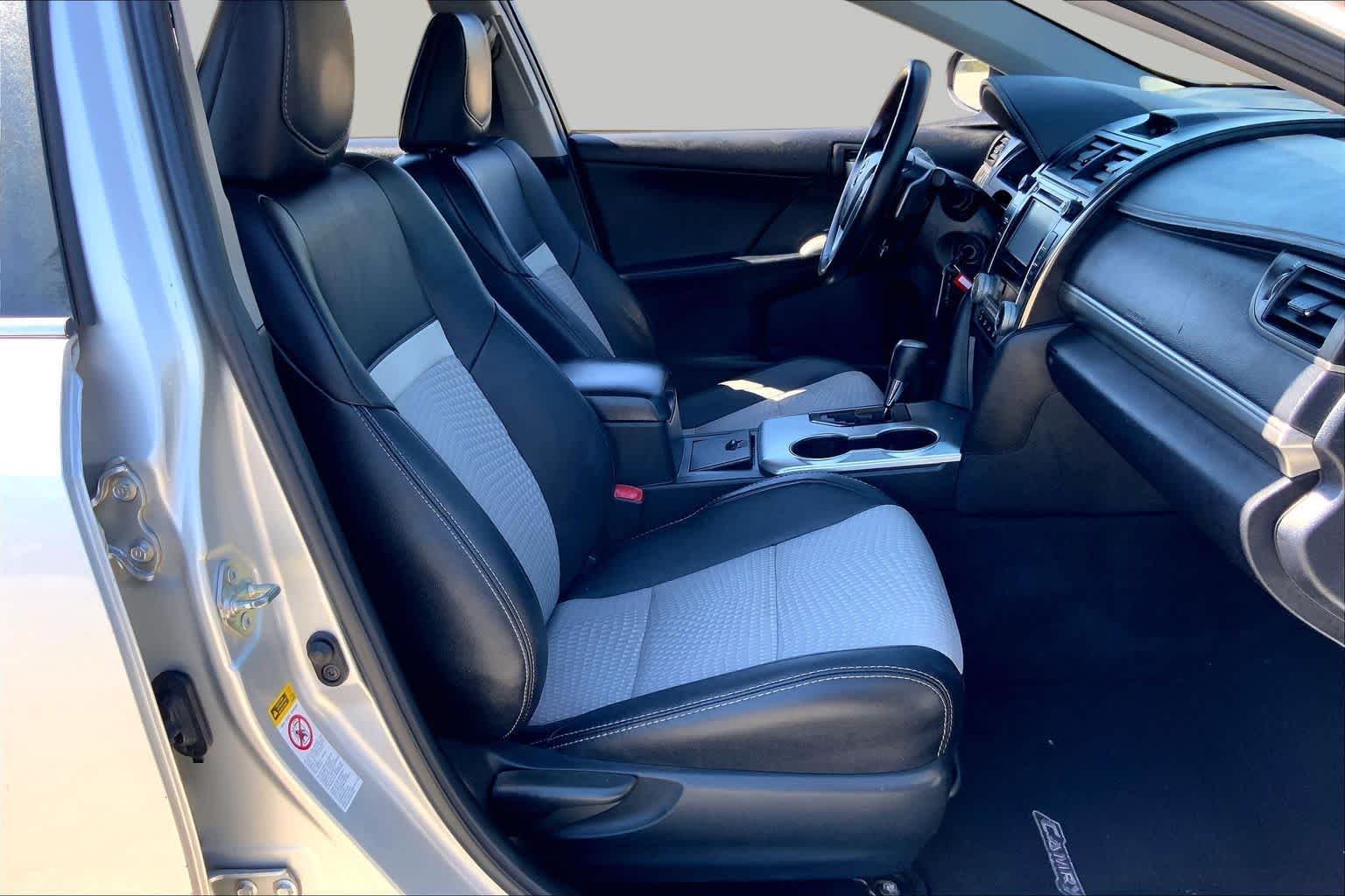 2013 Toyota Camry photo 9 of 35