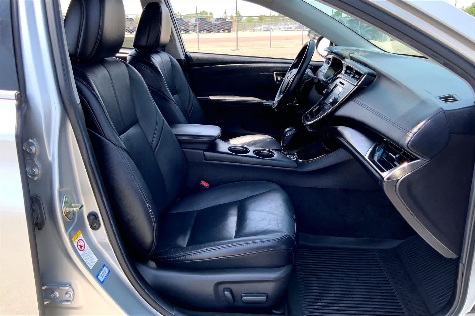 2016 Toyota Avalon XLE - 8
