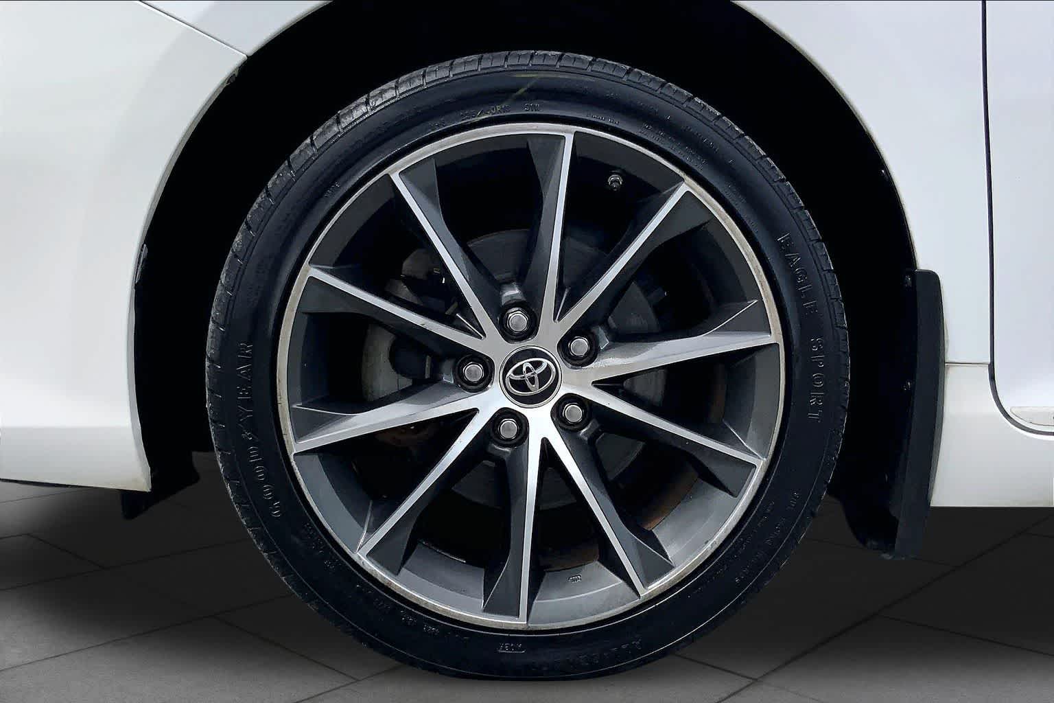 2015 Toyota Camry XSE Super White at Lexus of Clear Lake