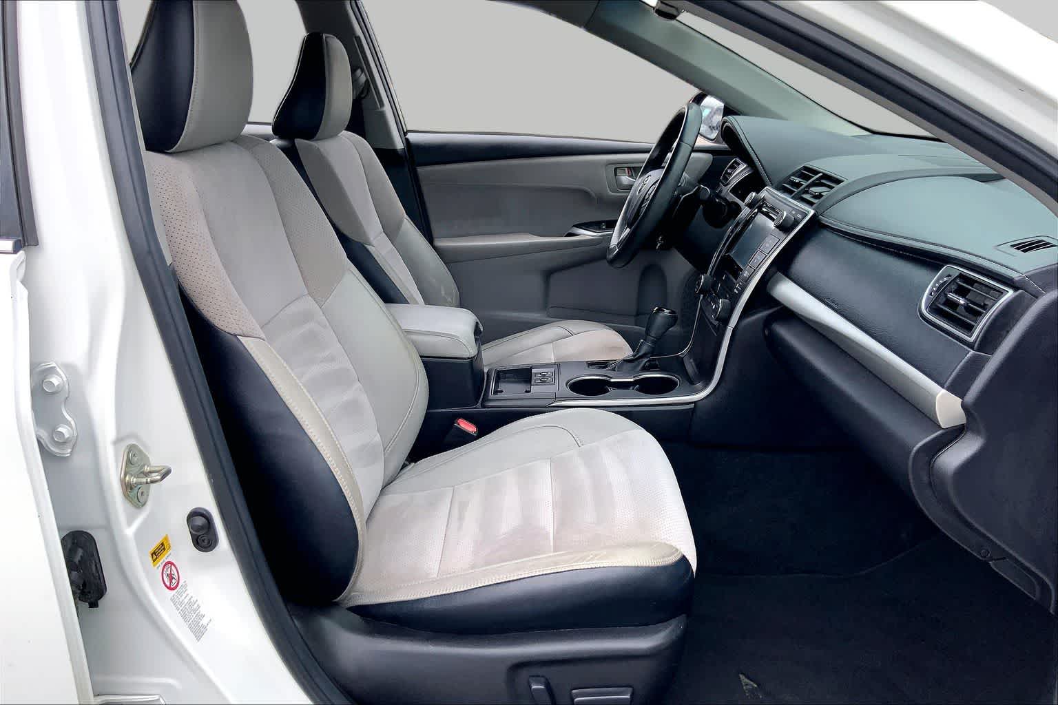 2015 Toyota Camry XSE Super White at Lexus of Clear Lake