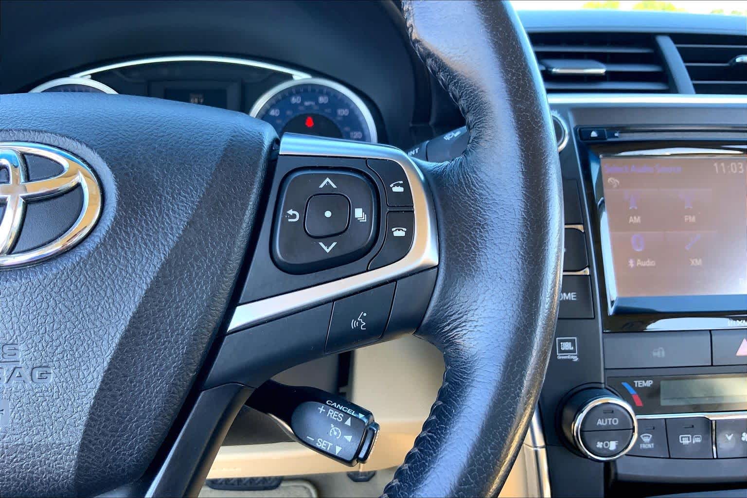 2016 Toyota Camry photo 24 of 36