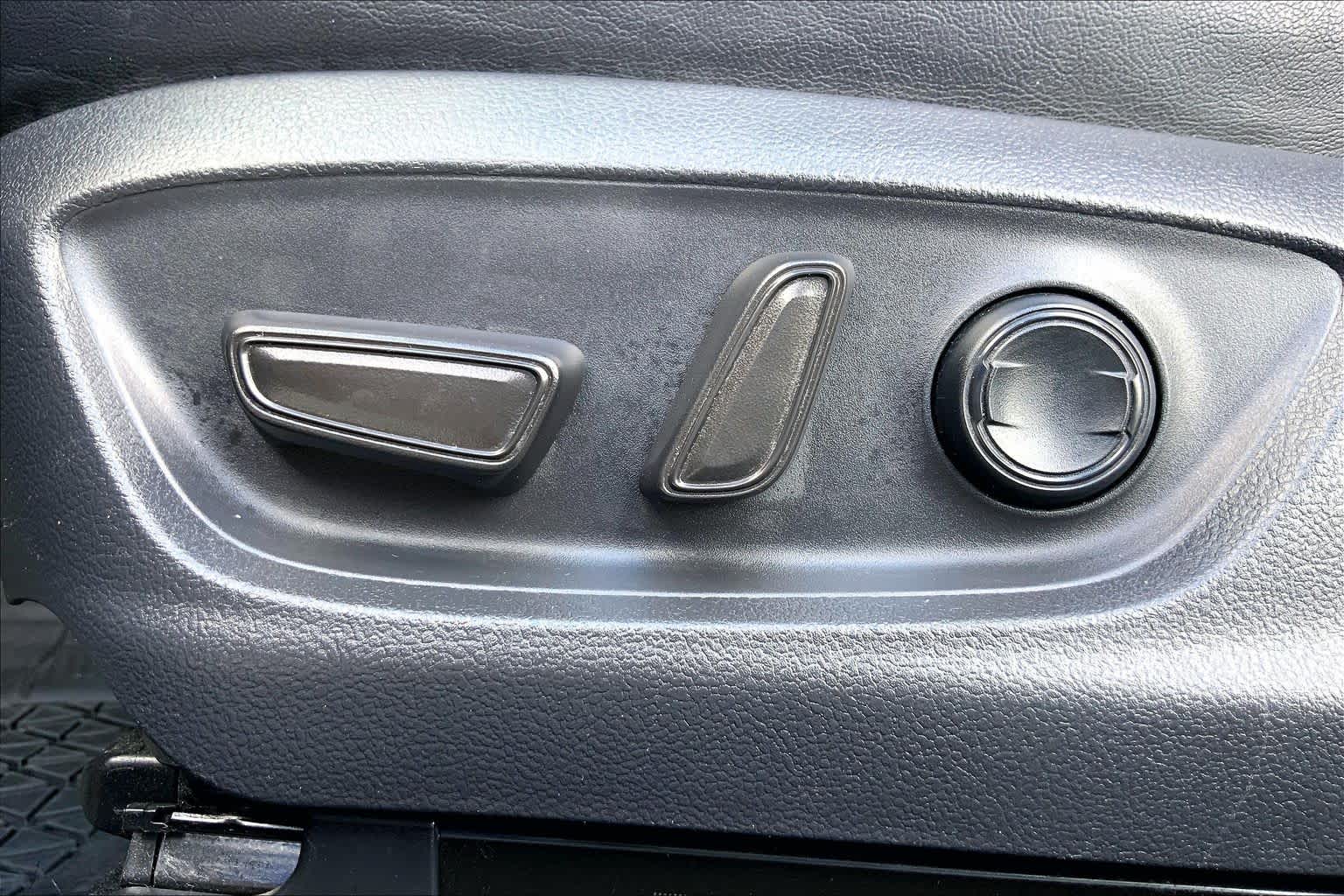 2019 Toyota Avalon XSE Harbor Gray Metallic at Group 1 Toyota Southwest