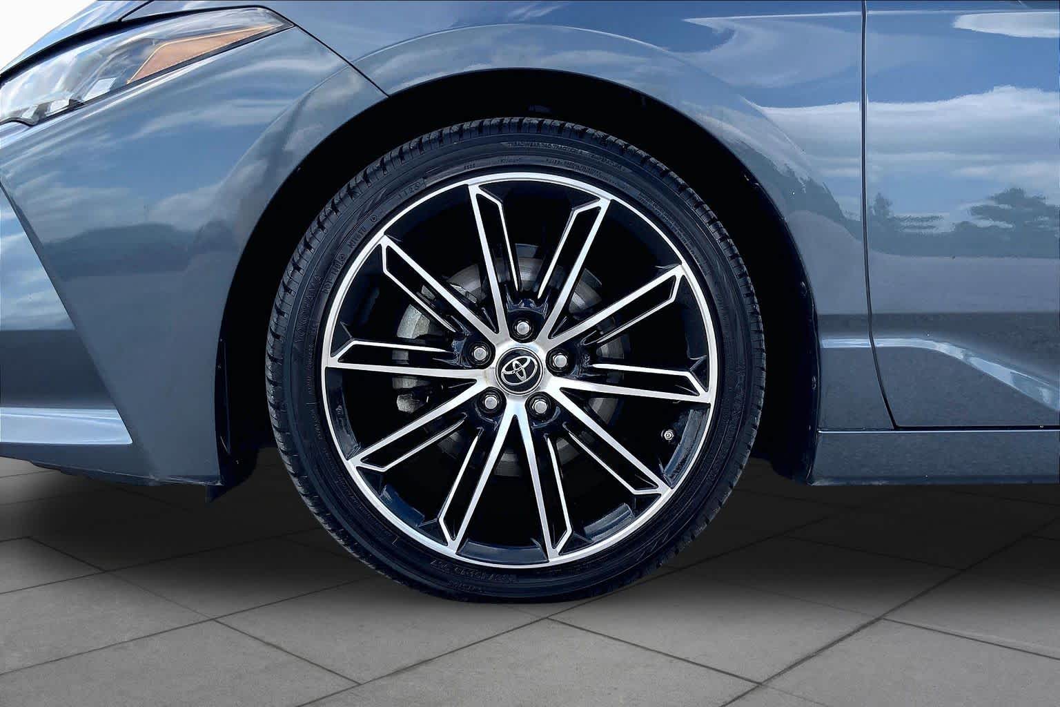 2019 Toyota Avalon XSE Harbor Gray Metallic at Group 1 Toyota Southwest
