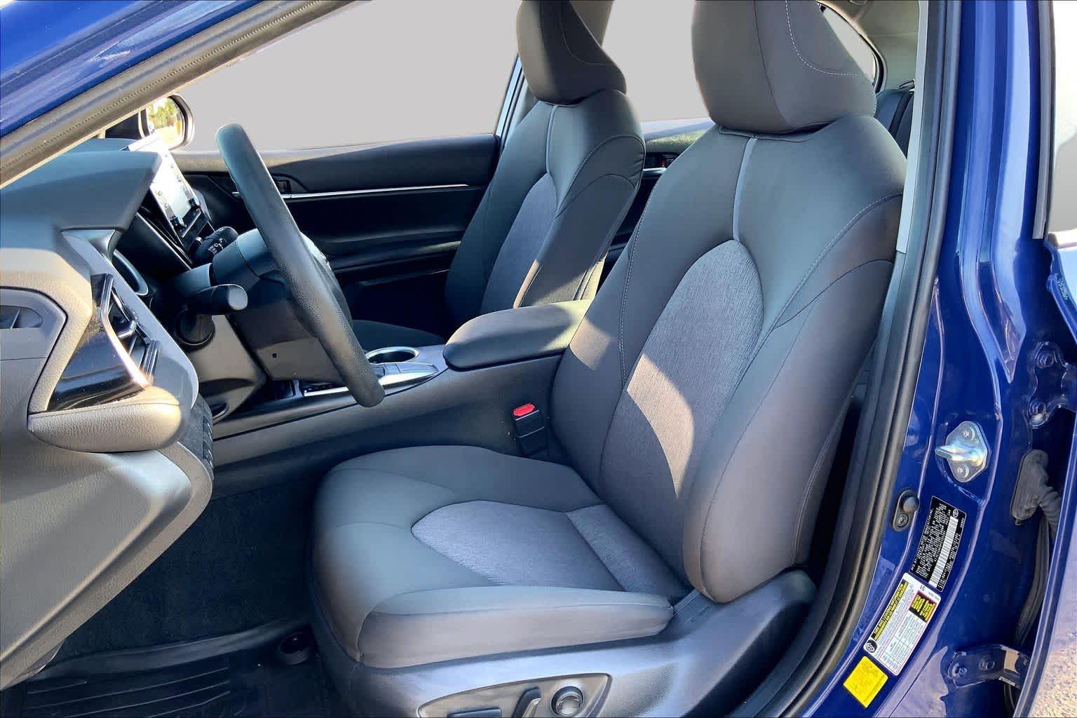 2023 Toyota Camry photo 8 of 36