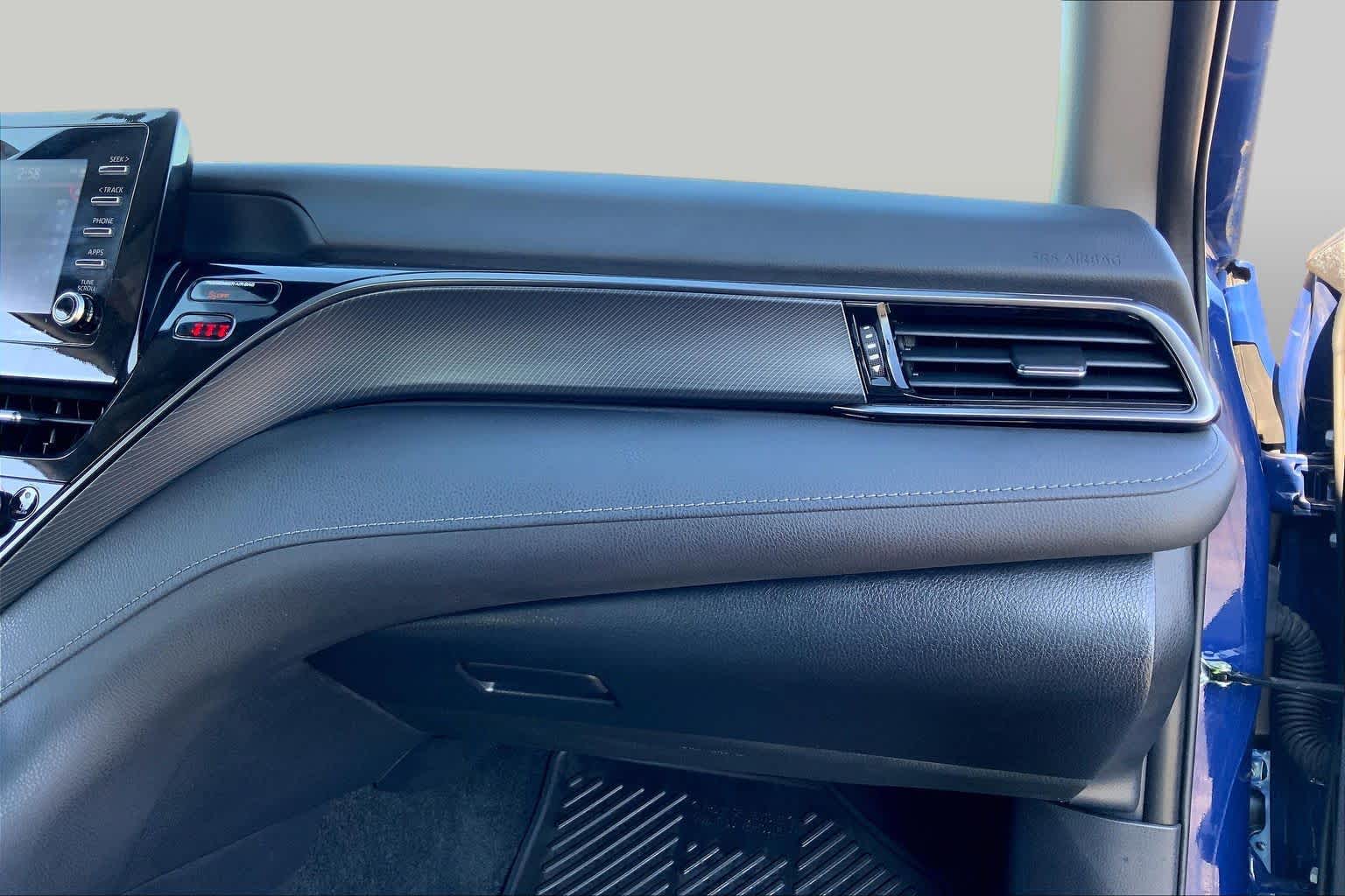 2023 Toyota Camry photo 18 of 36