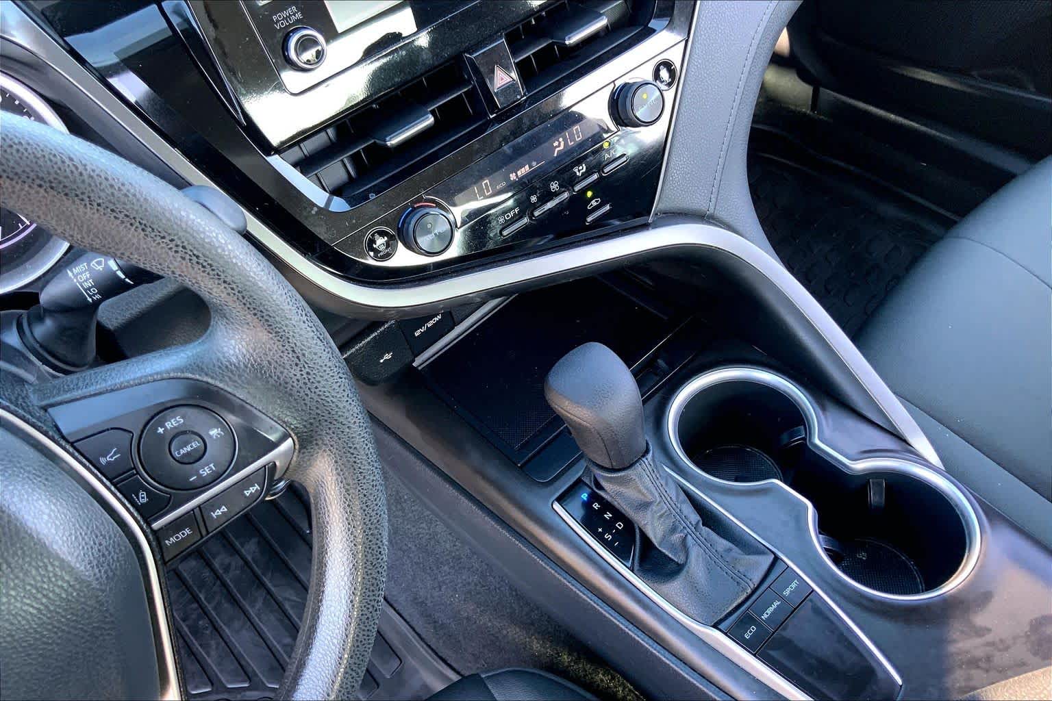 2023 Toyota Camry photo 16 of 36