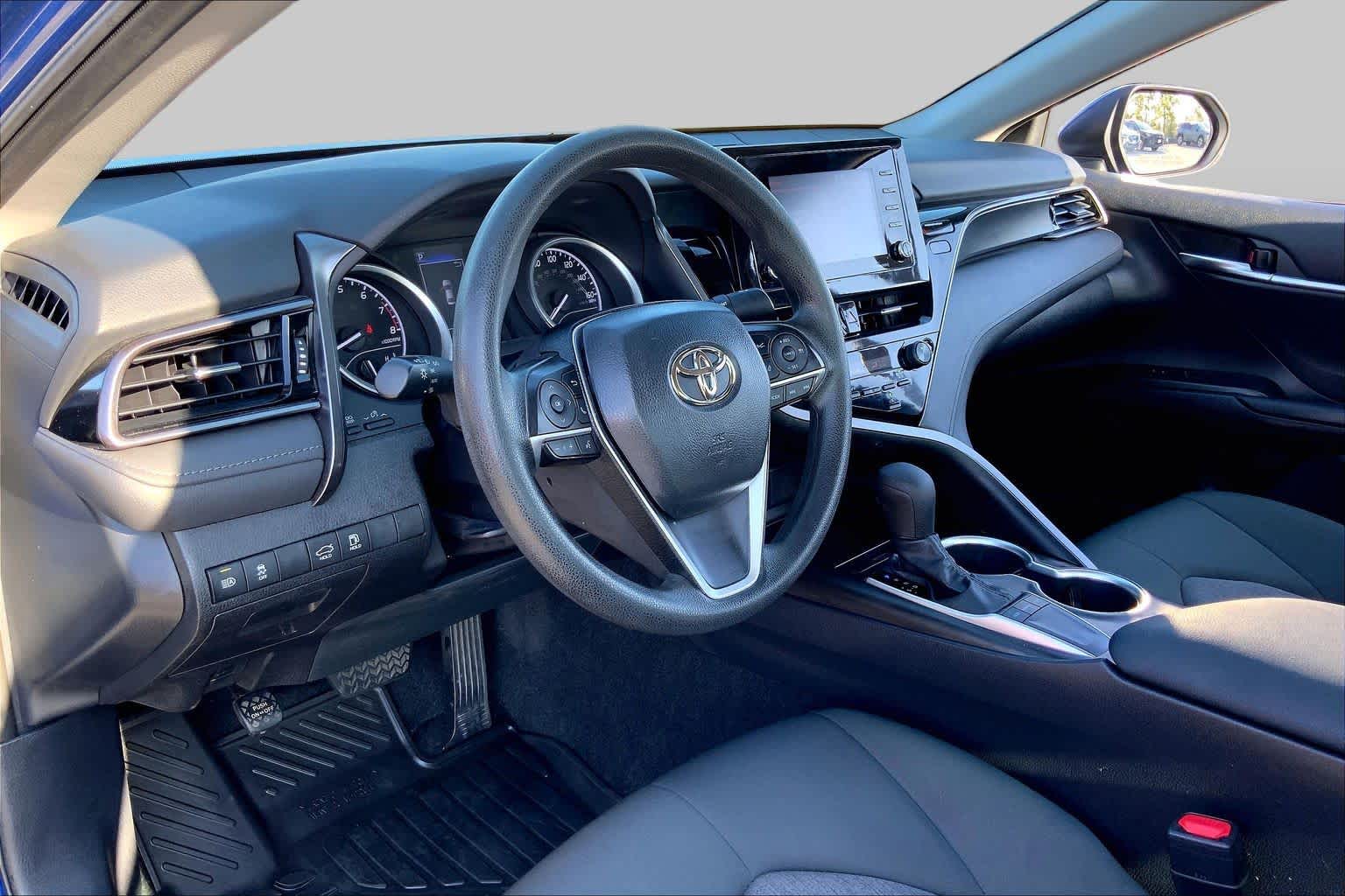 2023 Toyota Camry photo 17 of 36