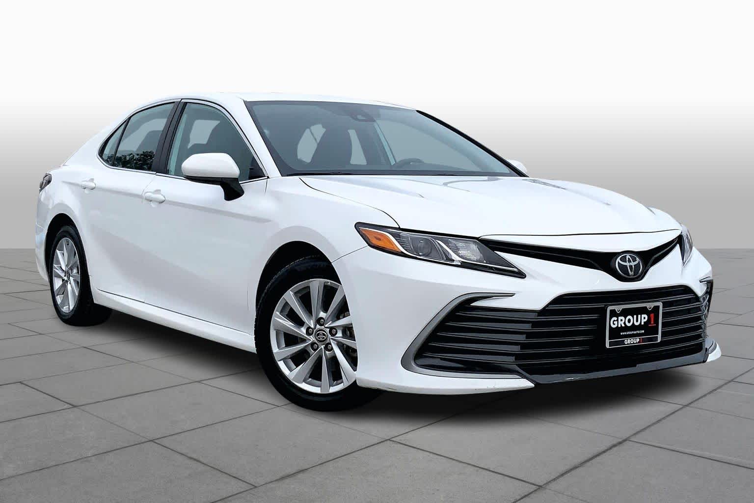 2024 Toyota Camry photo 3 of 35