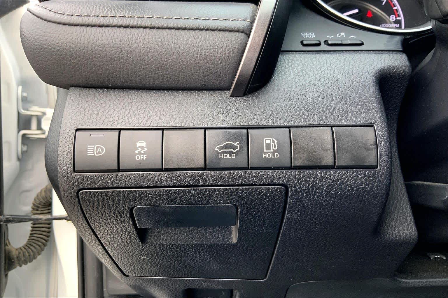 2024 Toyota Camry photo 32 of 35