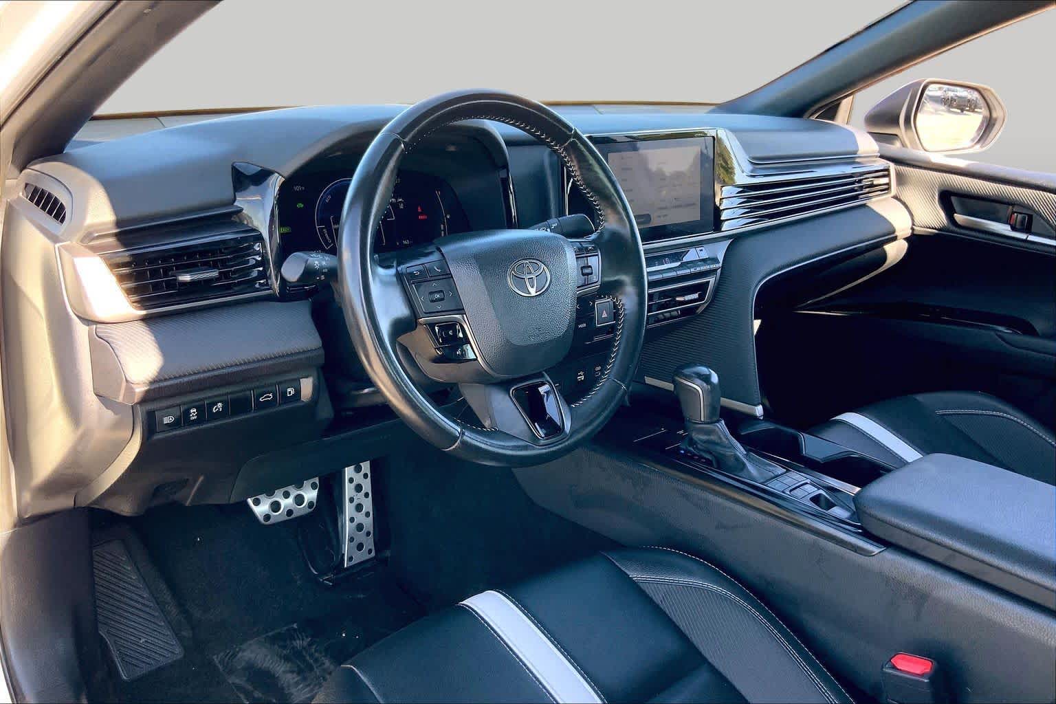 2025 Toyota Camry SE Ice Cap at Group 1 Toyota Southwest