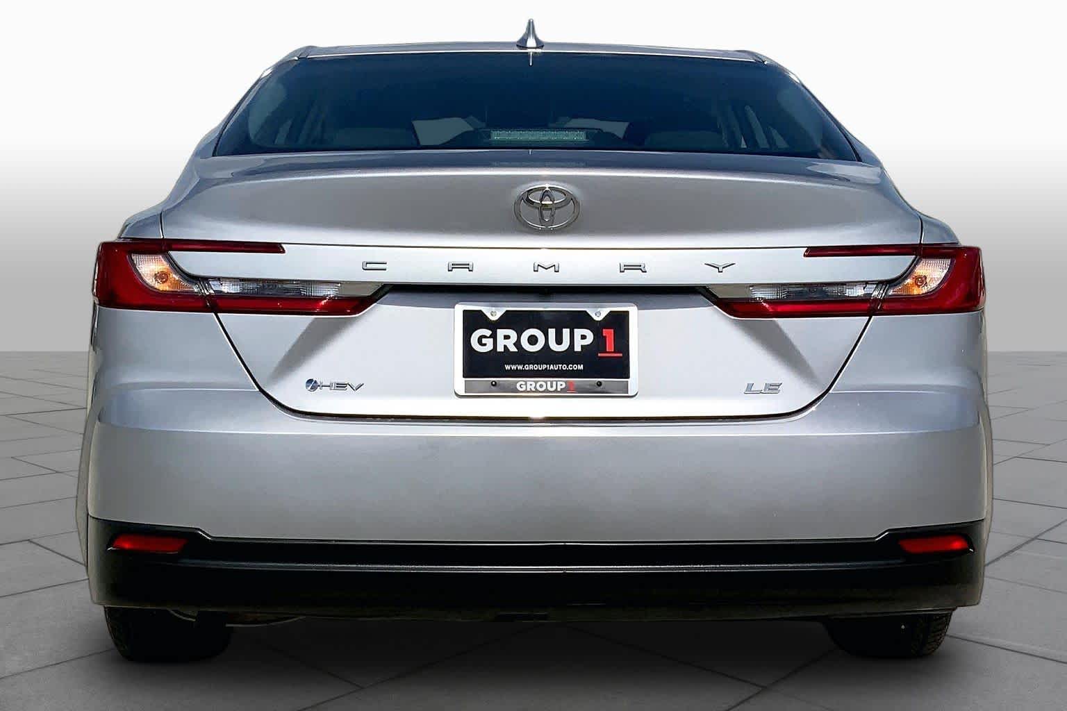 2025 Toyota Camry photo 5 of 36