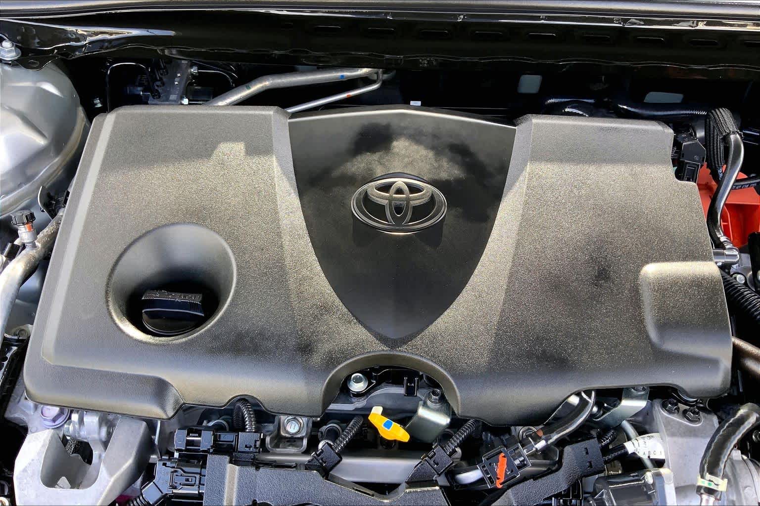 2025 Toyota Camry photo 32 of 36